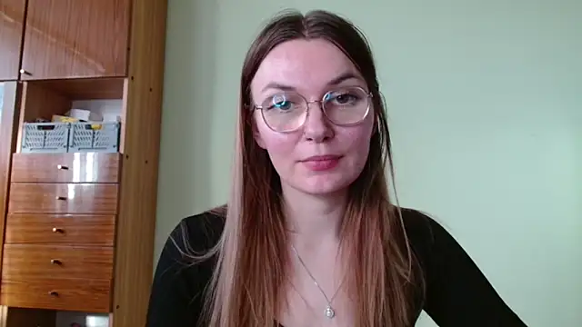 LooveELLYx online show from 10/21/25, 01:43