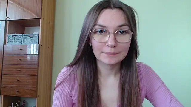 Snapshot of LooveELLYx chatting on 02/14/25, 11:21 LooveELLYx online show from 02/14/25, 11:21