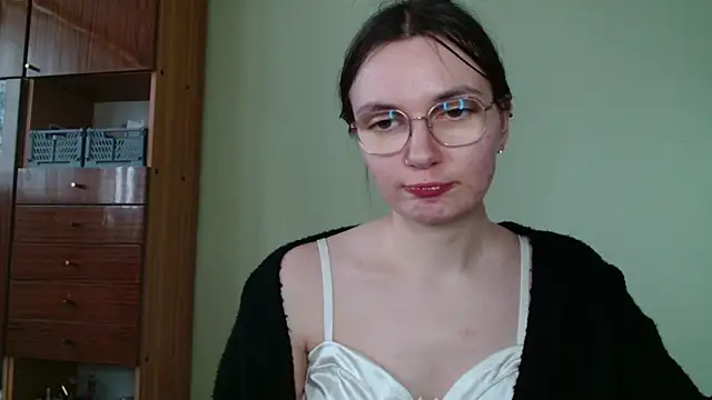 Snapshot of LooveELLYx chatting on 02/13/25, 02:31 LooveELLYx online show from 02/13/25, 02:31