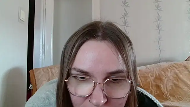 Snapshot of LooveELLYx chatting on 03/20/25, 02:32 LooveELLYx online show from 03/20/25, 02:32