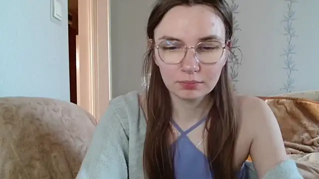 Snapshot of LooveELLYx chatting on 03/22/25, 07:47 LooveELLYx online show from 03/22/25, 07:47
