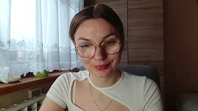 LooveELLYx online show from 11/17/25, 07:34