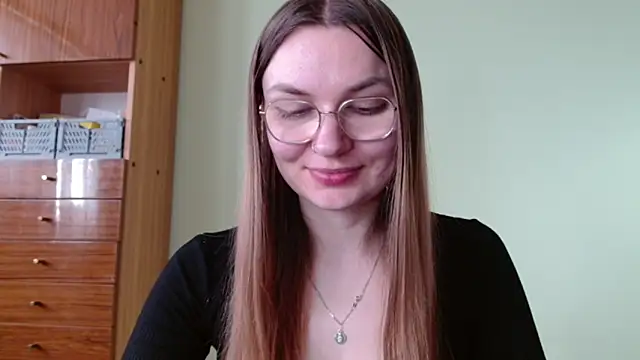 Snapshot of LooveELLYx chatting on 03/24/26, 02:39 LooveELLYx online show from 03/24/26, 02:39