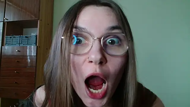 Snapshot of LooveELLYx chatting on 02/23/25, 02:25 LooveELLYx online show from 02/23/25, 02:25