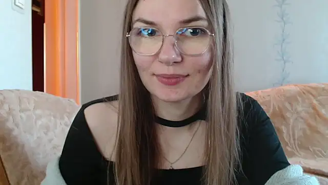 Snapshot of LooveELLYx chatting on 03/21/25, 07:55 LooveELLYx online show from 03/21/25, 07:55