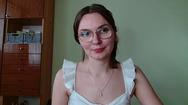 LooveELLYx online show from 10/22/25, 01:32