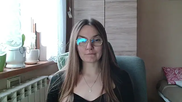 LooveELLYx online show from 12/22/25, 07:41