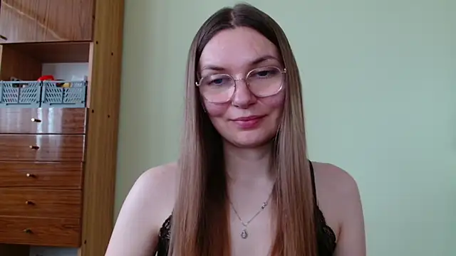 Snapshot of LooveELLYx chatting on 05/07/26, 01:25 LooveELLYx online show from 05/07/26, 01:25