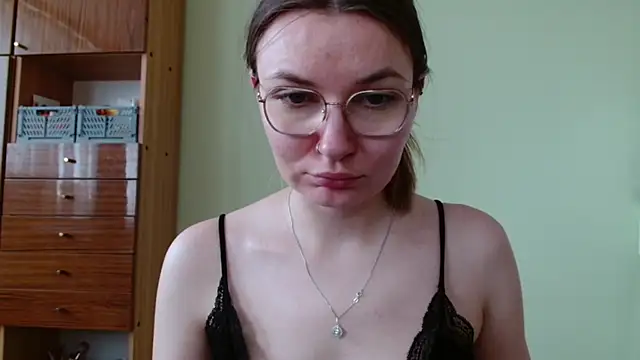Snapshot of LooveELLYx chatting on 05/24/26, 01:44 LooveELLYx online show from 05/24/26, 01:44