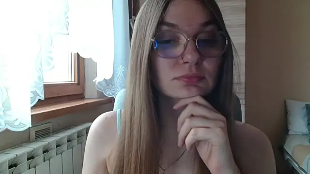 Snapshot of LooveELLYx chatting on 07/01/26, 01:22 LooveELLYx online show from 07/01/26, 01:22