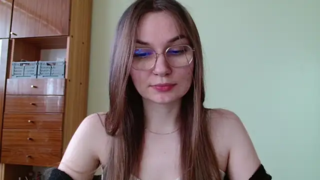 Snapshot of LooveELLYx chatting on 02/28/25, 10:52 LooveELLYx online show from 02/28/25, 10:52