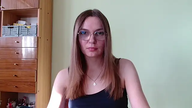Snapshot of LooveELLYx chatting on 09/24/25, 02:23 LooveELLYx online show from 09/24/25, 02:23