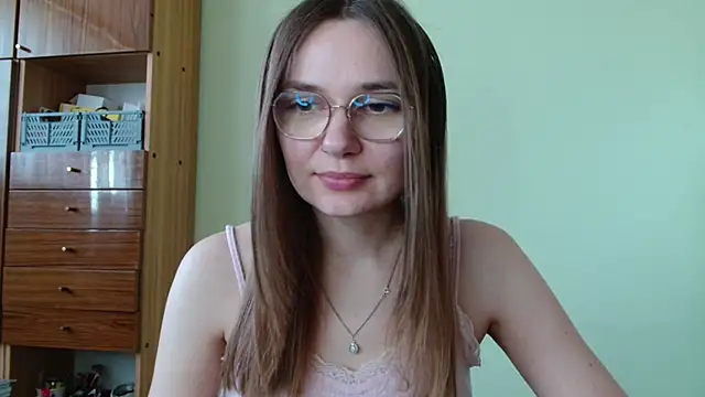 Snapshot of LooveELLYx chatting on 09/26/25, 06:42 LooveELLYx online show from 09/26/25, 06:42