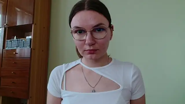 Snapshot of LooveELLYx chatting on 07/15/26, 06:31 LooveELLYx online show from 07/15/26, 06:31
