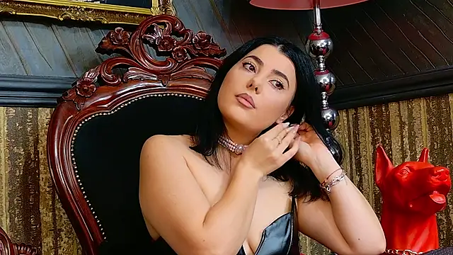 Snapshot of MistressEly chatting on 10/27/25, 12:06 MistressEly online show from 10/27/25, 12:06