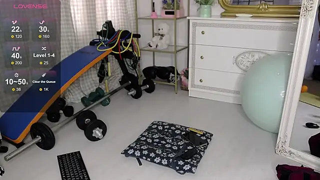 Snapshot of SarahRaynex chatting on 03/31/26, 10:17 SarahRaynex online show from 03/31/26, 10:17