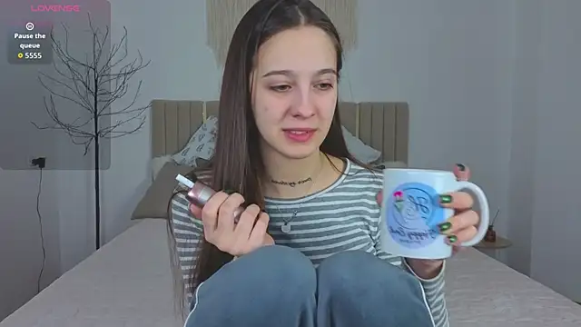 Snapshot of Little_cherryy__ chatting on 11/20/25, 07:31 Little cherryy online show from 11/20/25, 07:31