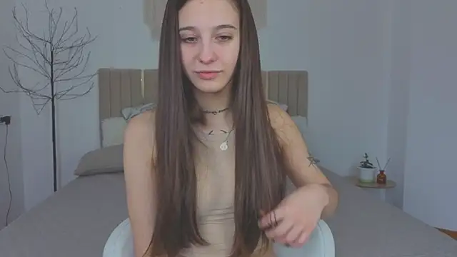 Snapshot of Little_cherryy__ chatting on 12/02/25, 07:54 Little cherryy online show from 12/02/25, 07:54