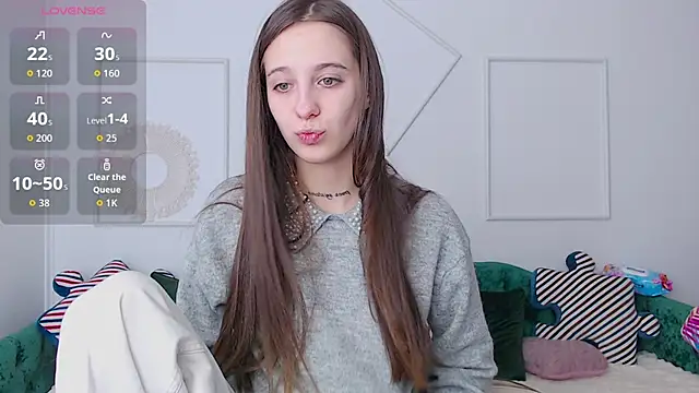 Snapshot of Little_cherryy__ chatting on 09/25/25, 06:41 Little cherryy online show from 09/25/25, 06:41