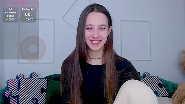 Snapshot of Little_cherryy__ chatting on 09/29/25, 06:53 Little cherryy online show from 09/29/25, 06:53