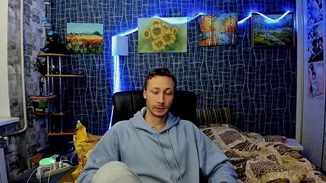 CuteBoy228 online show from 12/15/25, 09:09