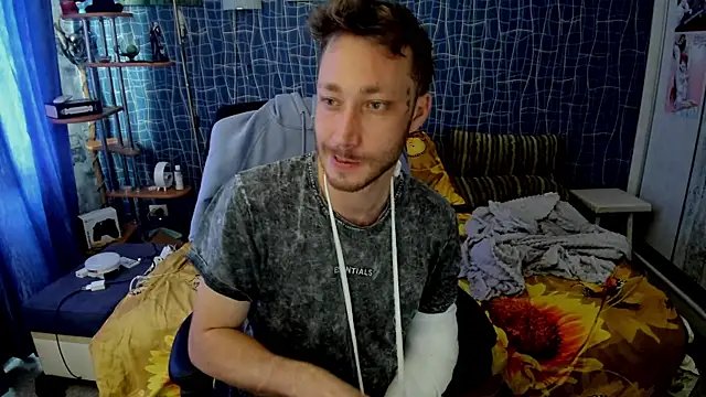 CuteBoy228 online show from 05/26/26, 09:40