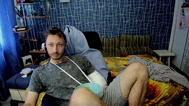 CuteBoy228 online show from 05/27/26, 12:45
