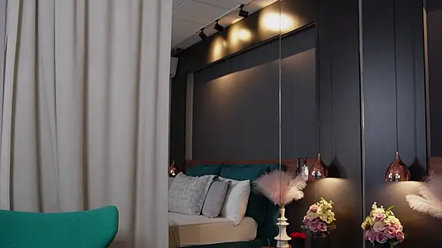 EmilyTrix online show from 05/04/26, 06:33