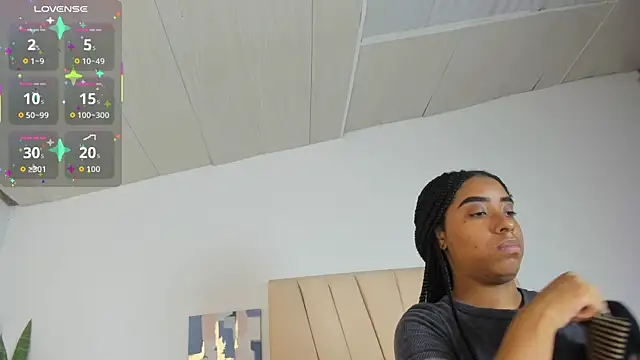 Snapshot of Sophia_Ebony chatting on 09/29/25, 12:33 Sophia Ebony online show from 09/29/25, 12:33