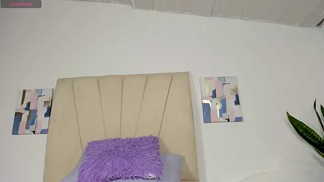 Snapshot of Sophia_Ebony chatting on 07/18/26, 12:14 Sophia Ebony online show from 07/18/26, 12:14