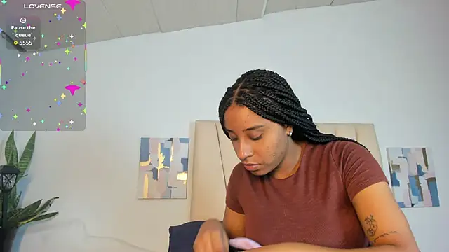 Snapshot of Sophia_Ebony chatting on 09/25/25, 12:44 Sophia Ebony online show from 09/25/25, 12:44
