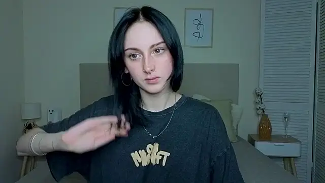 Little moly999 online show from 11/12/25, 10:02