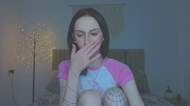 Little moly999 online show from 12/04/25, 10:42