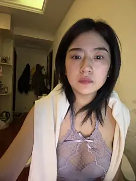 Olivia-l online show from 12/01/25, 12:28