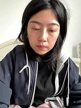 Olivia-l online show from 11/26/25, 05:29