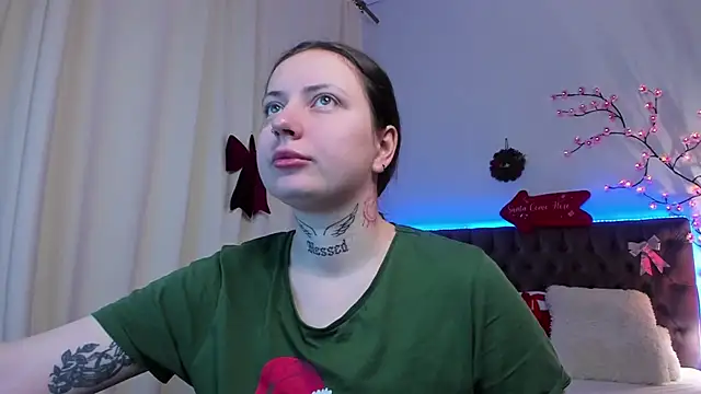 Snapshot of LilaVame chatting on 12/13/25, 11:22 LilaVame online show from 12/13/25, 11:22