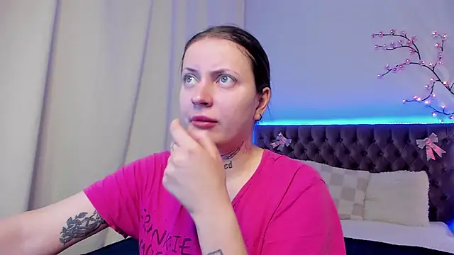 Snapshot of LilaVame chatting on 11/07/25, 08:57 LilaVame online show from 11/07/25, 08:57