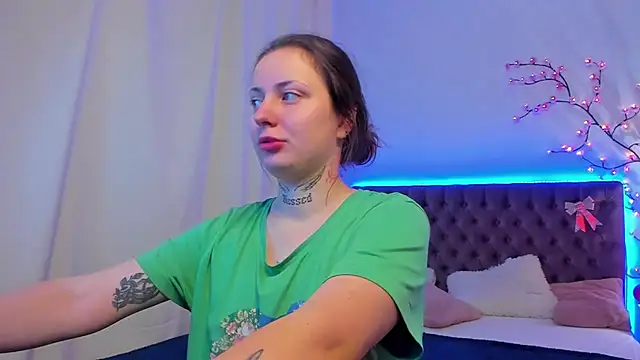 Snapshot of LilaVame chatting on 11/29/25, 01:44 LilaVame online show from 11/29/25, 01:44