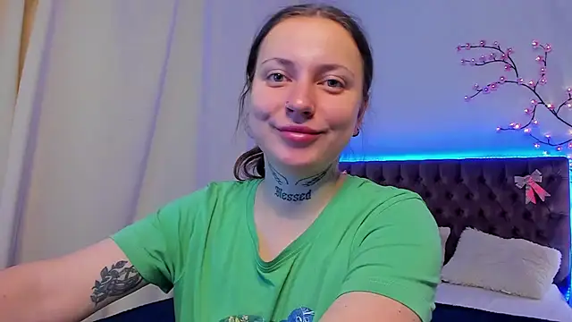 Snapshot of LilaVame chatting on 10/18/25, 07:38 LilaVame online show from 10/18/25, 07:38