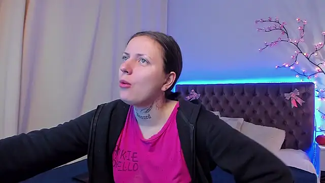 Snapshot of LilaVame chatting on 11/02/25, 08:58 LilaVame online show from 11/02/25, 08:58