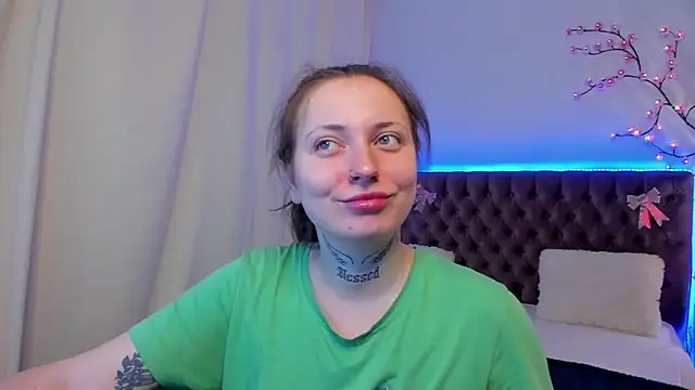 Snapshot of LilaVame chatting on 11/18/25, 08:34 LilaVame online show from 11/18/25, 08:34