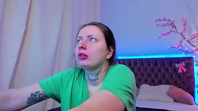 Snapshot of LilaVame chatting on 11/28/25, 08:42 LilaVame online show from 11/28/25, 08:42