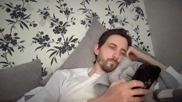 Big8inchUncutCock online show from 04/19/26, 08:15