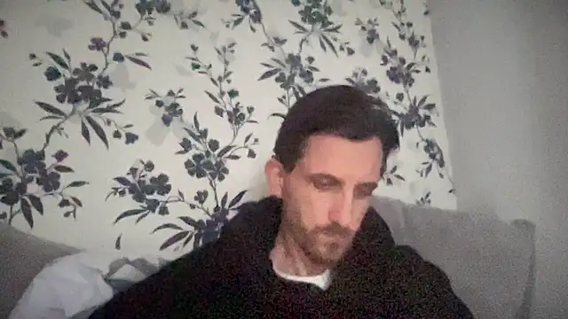 Big8inchUncutCock online show from 04/28/26, 04:00