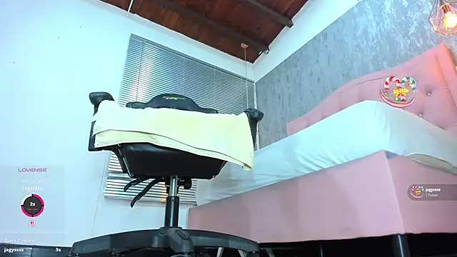 lissa jhonsoon online show from 11/12/25, 03:21