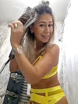 CelynaRoss online show from 04/21/26, 06:53