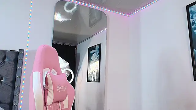 GraceWallace  online show from 11/22/25, 11:03