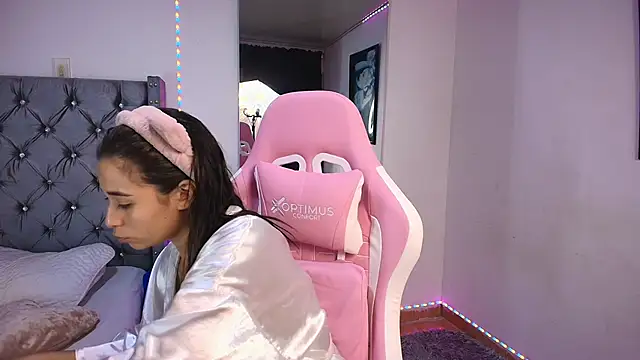 GraceWallace  online show from 11/14/25, 04:05