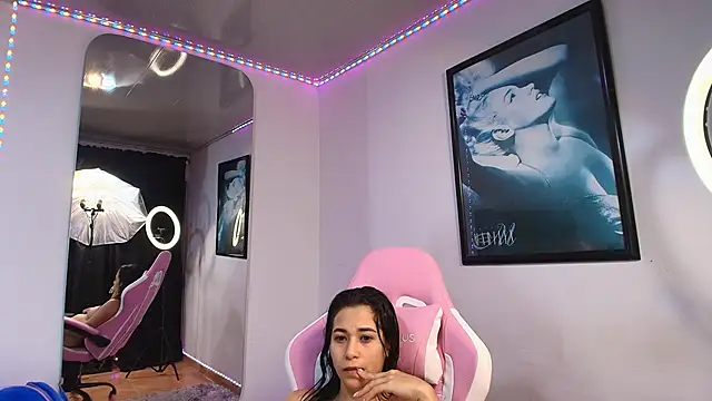 GraceWallace  online show from 11/13/25, 01:53