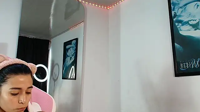 GraceWallace  online show from 12/17/25, 06:02